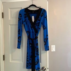 NWT reversible wrap dress -size 6